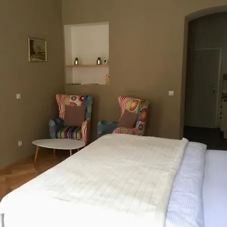 Apartment Vertigo