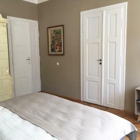 Apartment Vertigo